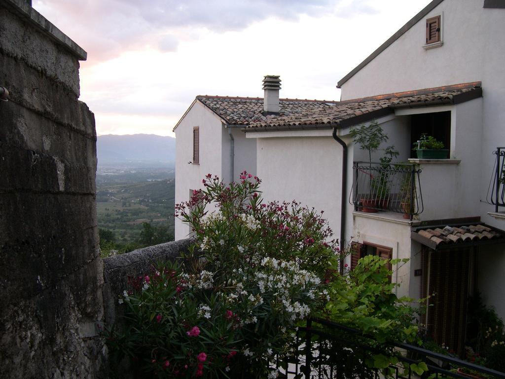 Medieval Village Of Pacentro الغرفة الصورة